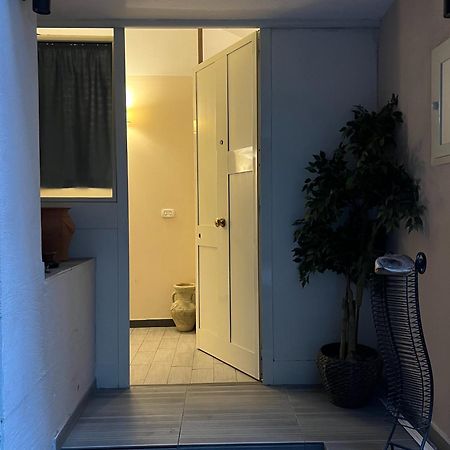 ナポリ B＆B ラ ディモーラ ディ ネットゥーノ Bed & Breakfast エクステリア 写真