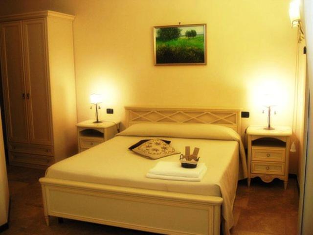 ナポリ B＆B ラ ディモーラ ディ ネットゥーノ Bed & Breakfast エクステリア 写真
