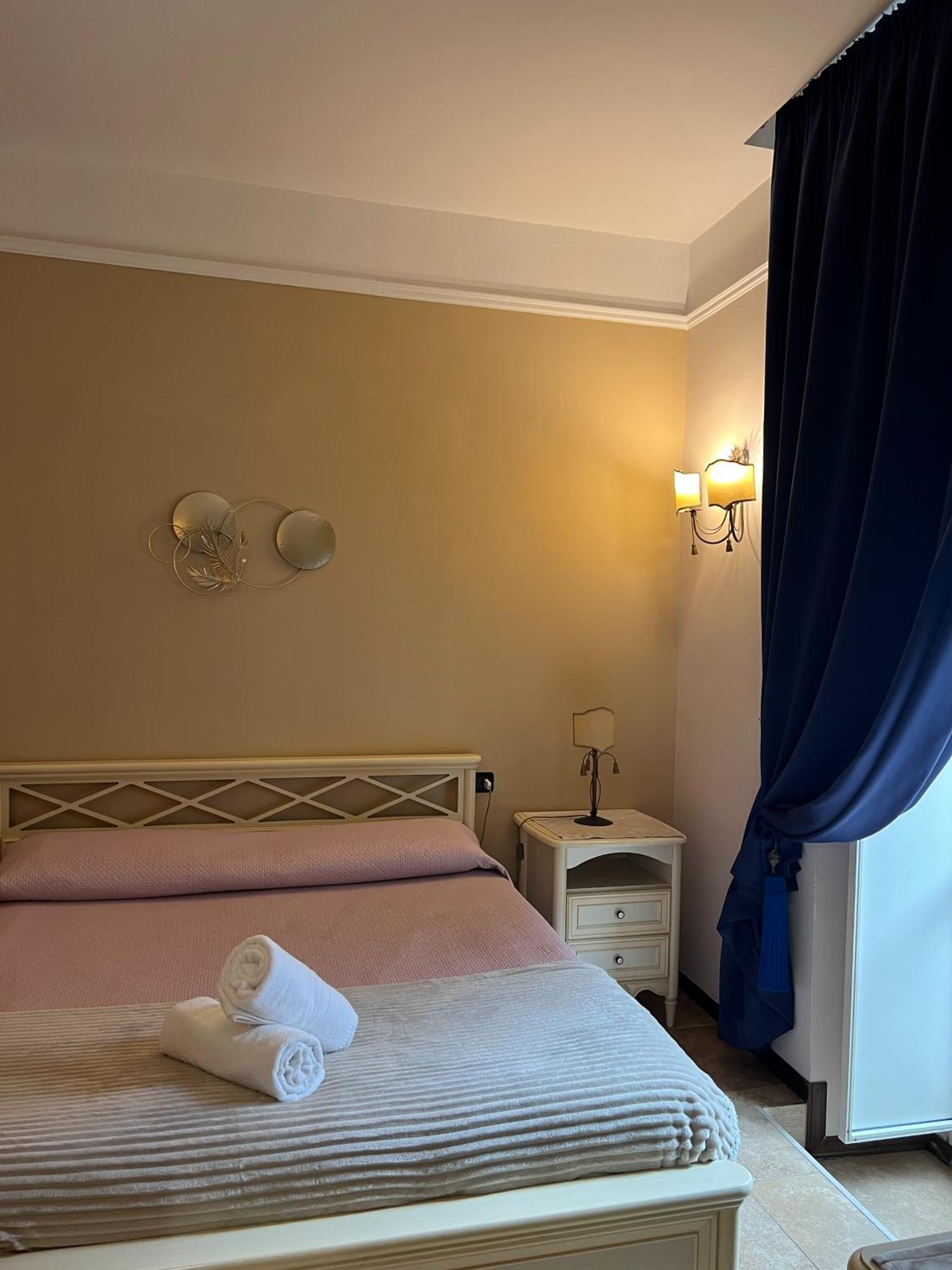 ナポリ B＆B ラ ディモーラ ディ ネットゥーノ Bed & Breakfast エクステリア 写真