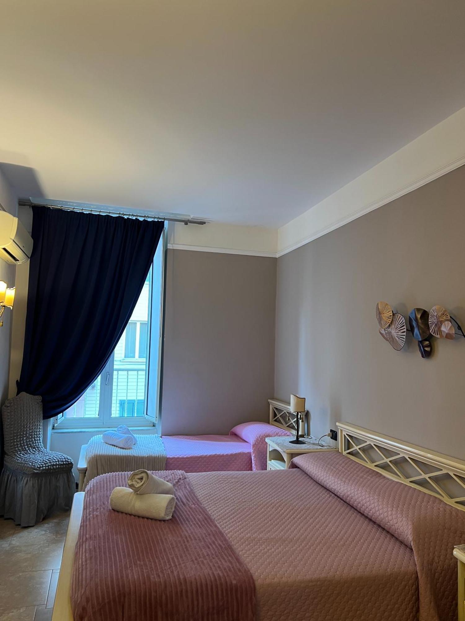 ナポリ B＆B ラ ディモーラ ディ ネットゥーノ Bed & Breakfast エクステリア 写真